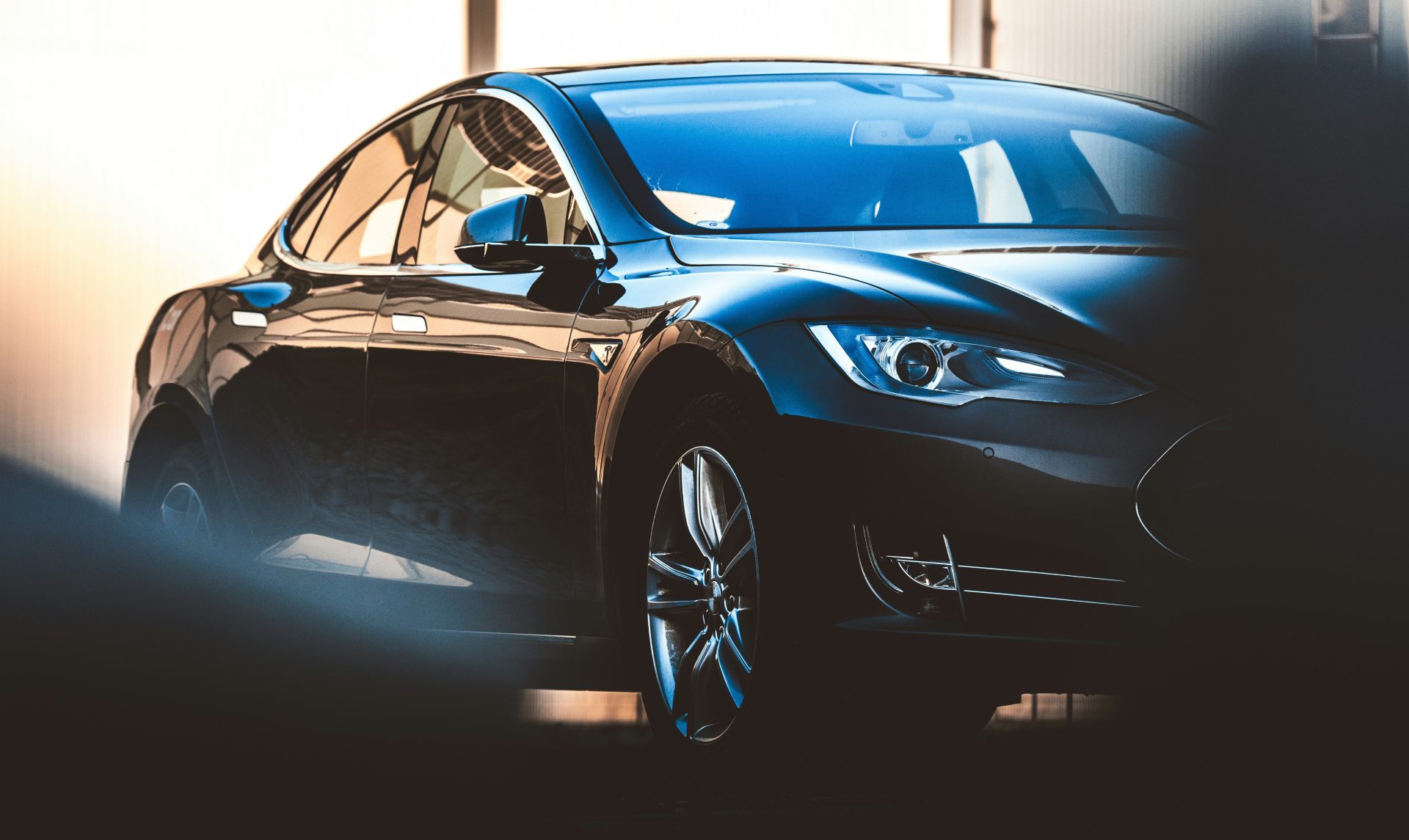 Nahaufnahme einer schwarzen Limousine